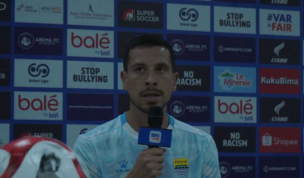 Thom Haye Janjikan Perjuangan Maksimal Persib Bandung di Kandang Arema