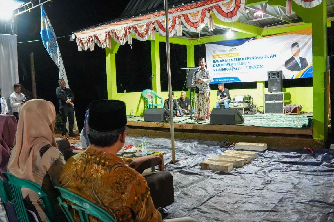 Menteri Wihaji Tinjau Kampung KB di Garut, Tekankan Pentingnya Integrasi Pembangunan Keluarga