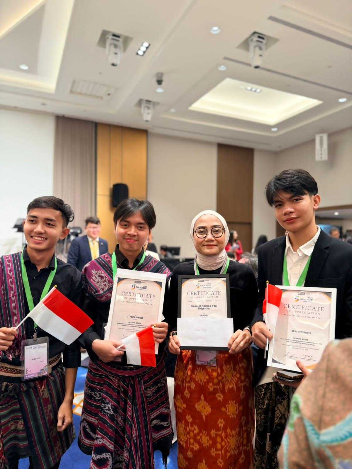 Mahasiswa Unjani Asal Garut Raih Juara Pertama dan Best Presenter di Taiwan