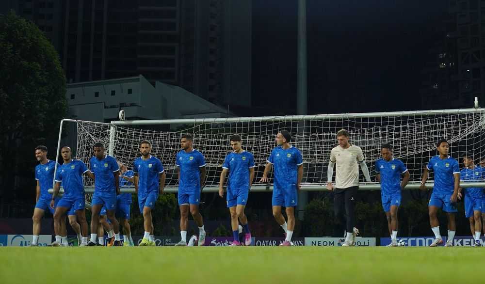 Jelang Hadapi LCS, Persib Mantapkan Persiapan di Latihan Resmi Stadion Bishan