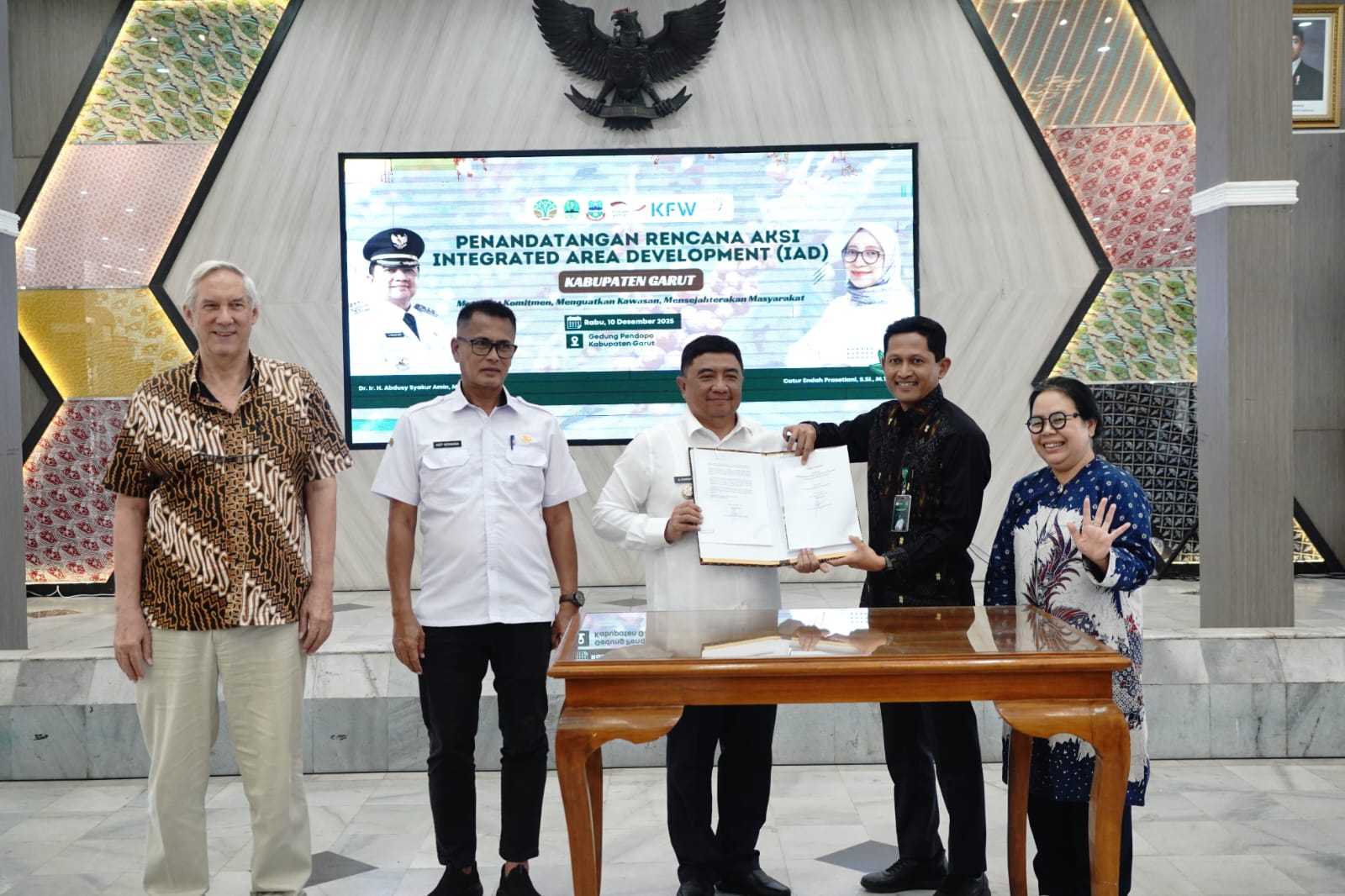 Pemkab Garut Mantapkan Arah Pembangunan Jangka Panjang Lewat Penandatanganan Dokumen IAD