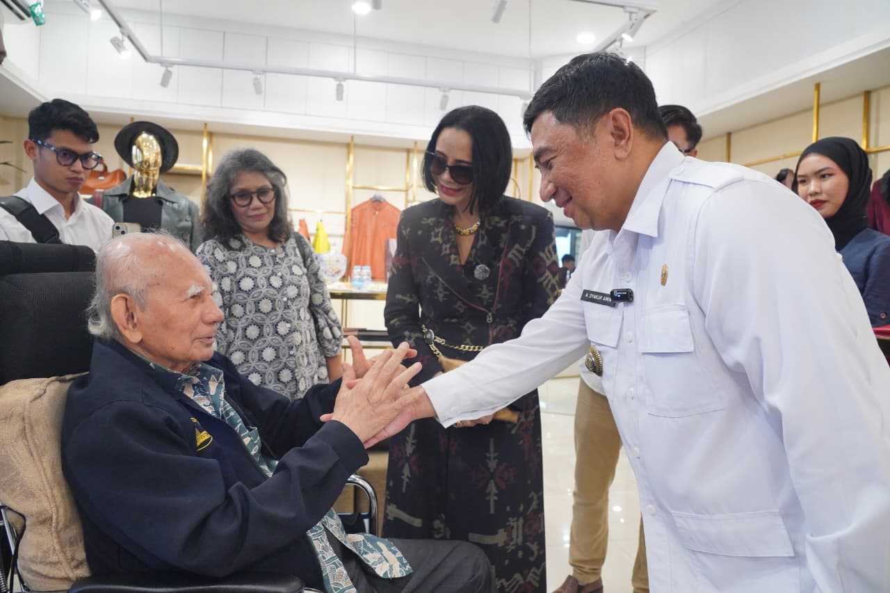 Prof. Emil Salim Kunjungi Garut, Soroti Potensi Kreatif Priangan dan Industri Kulit Lokal