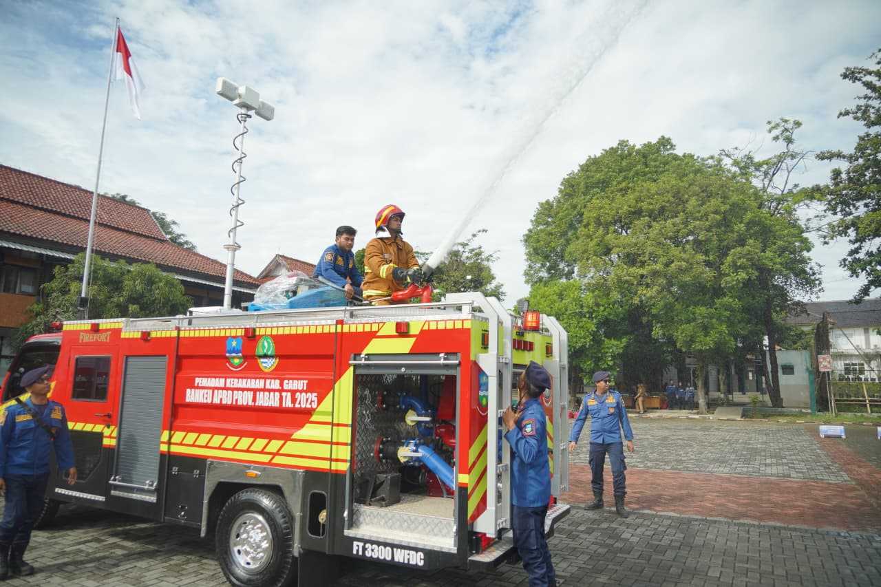 Armada Damkar Garut Bertambah, Layanan Tanggap Darurat Kian Diperkuat