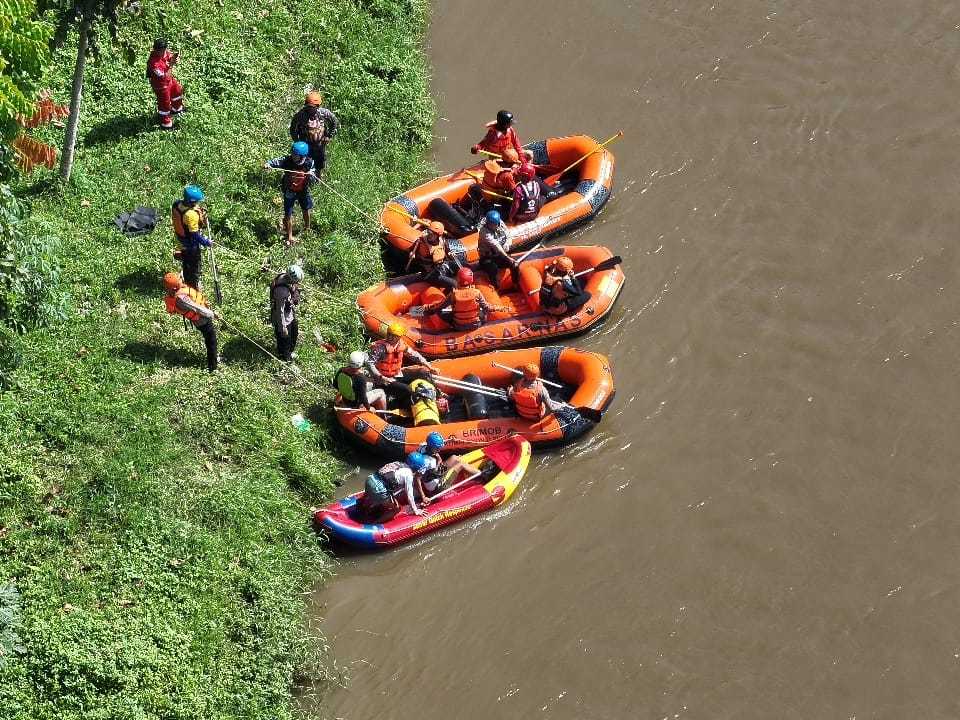 Hari Kedua Pencarian Korban Hanyut, Polsek Karangpawitan Intensifkan Penyisiran Sungai Cimanuk