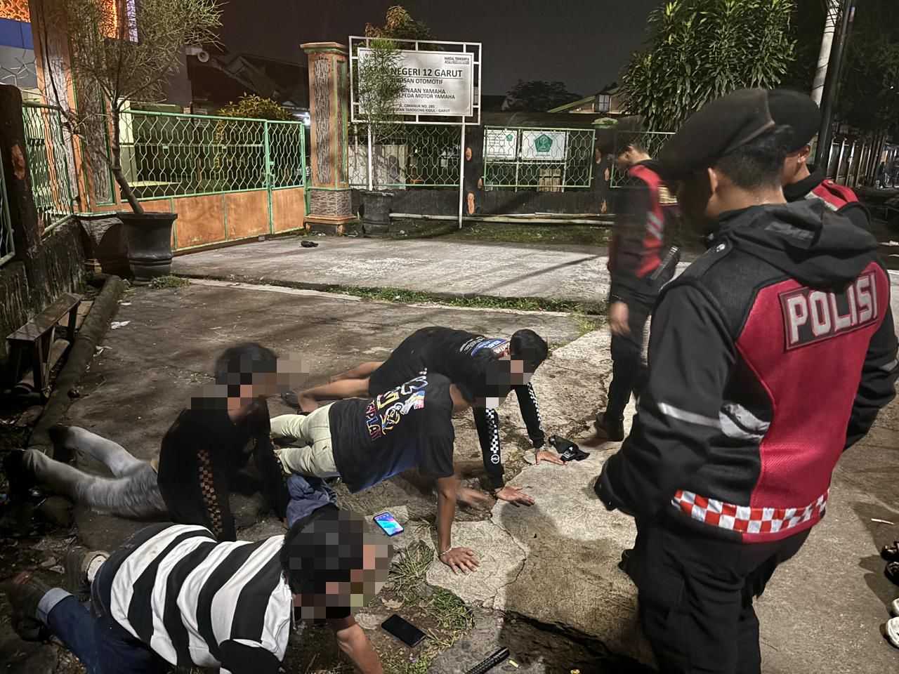 Patroli Malam Sat Samapta Polres Garut Berujung Pembinaan Pemuda Konsumsi Miras