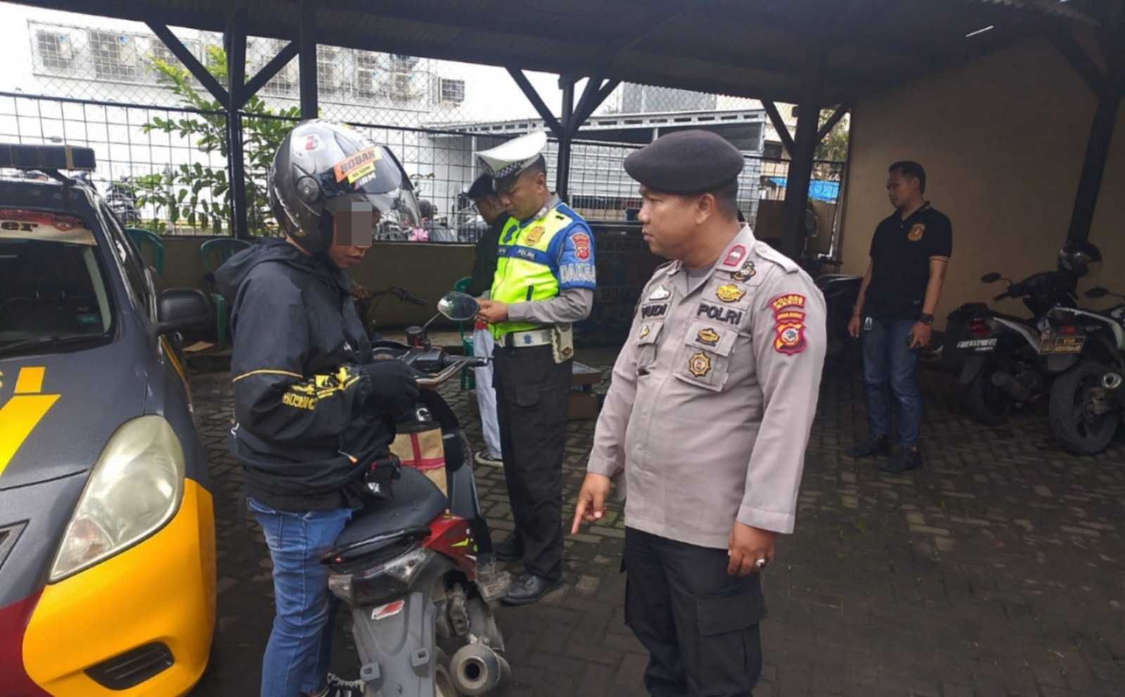 Razia Knalpot Tidak Sesuai Standar, Polsek Limbangan Jaga Ketertiban Lalu Lintas