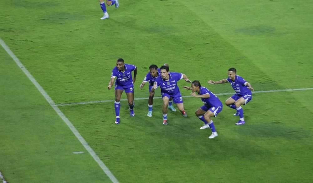 Persib Amankan Puncak Klasemen, Hodak Puji Perjuangan Pemain