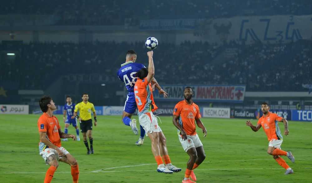 Tersingkir dari ACL II, Bojan Hodak Arahkan Persib Total ke Super League