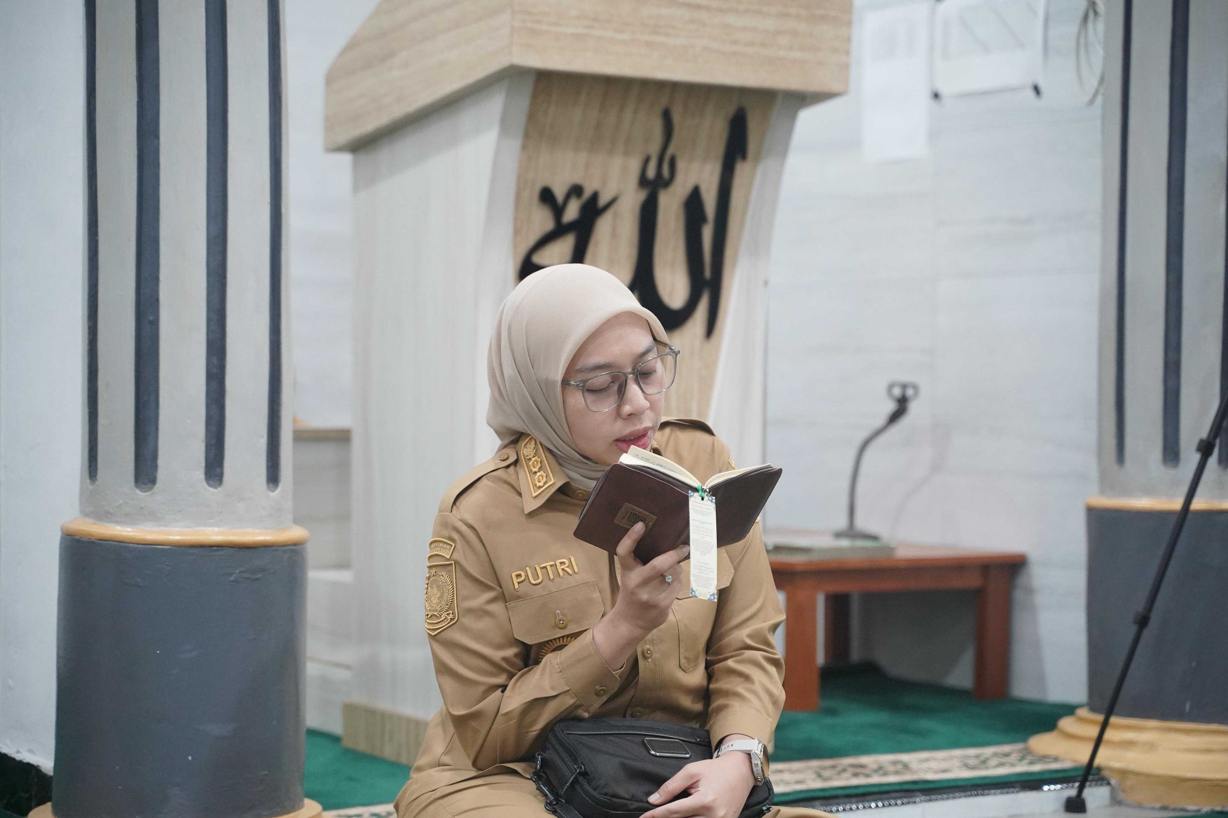 Bangun Etos Kerja Religius, Wabup Garut Gelar Tadarus Ramadhan Bersama ASN