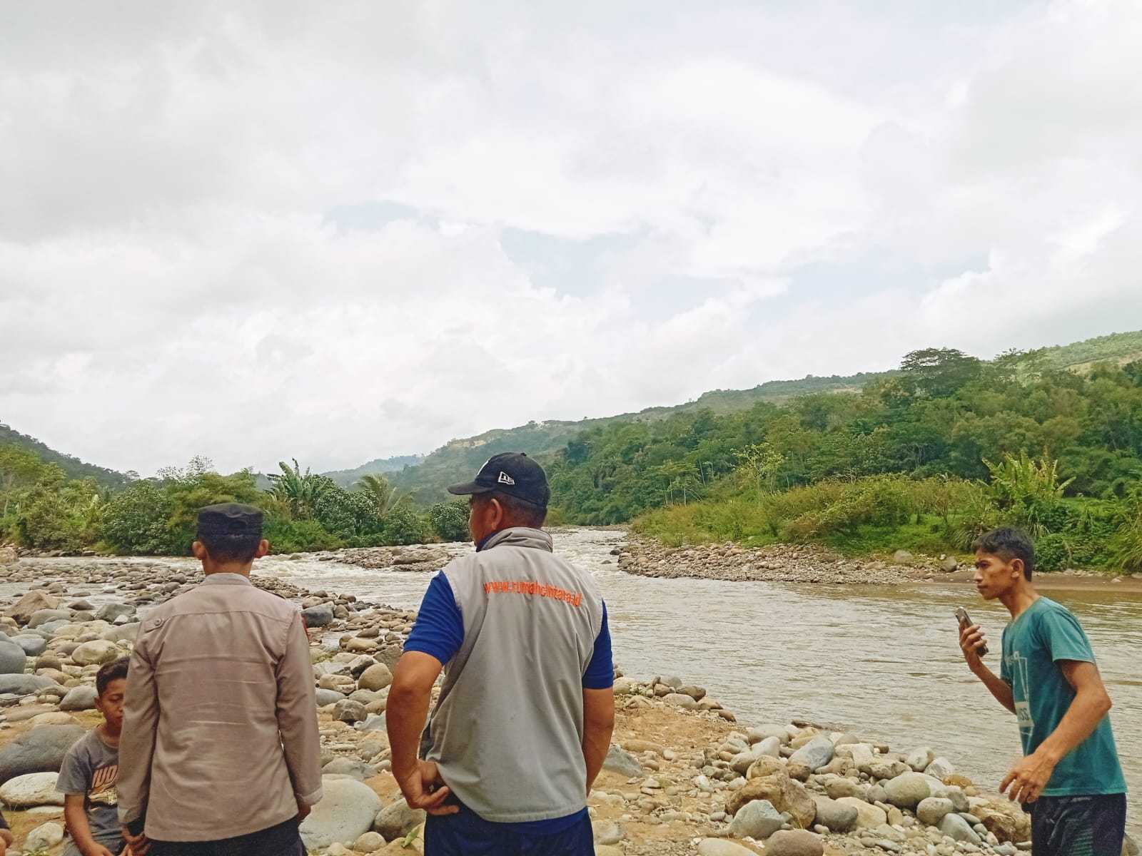 Tim Gabungan Intensifkan Pencarian Bocah Diduga Terseret Arus Sungai Cikandang di Pakenjeng