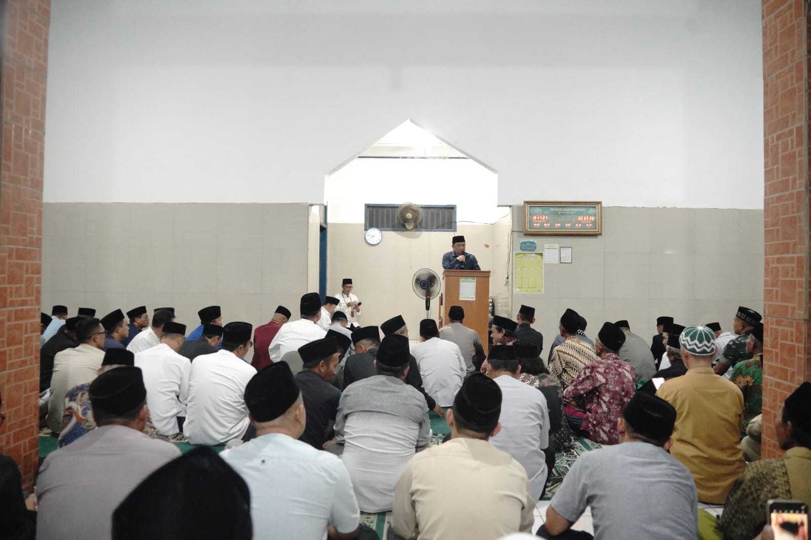 Safari Ramadan di Mekarmukti, Bupati Garut Serukan Syukur dan Doa untuk Muslim di Zona Konflik